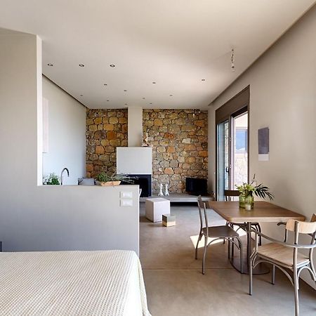 Euphoria Suites Avia Ngoại thất bức ảnh