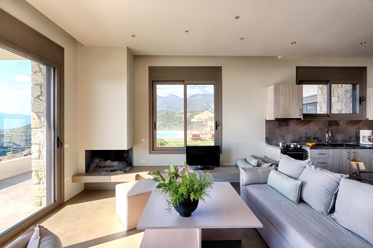 Euphoria Suites Avia Ngoại thất bức ảnh