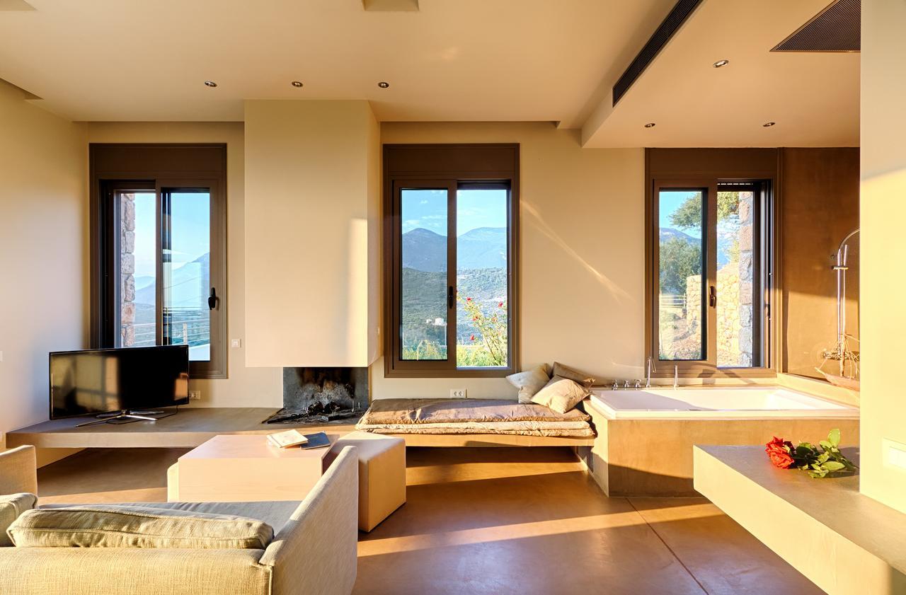 Euphoria Suites Avia Ngoại thất bức ảnh