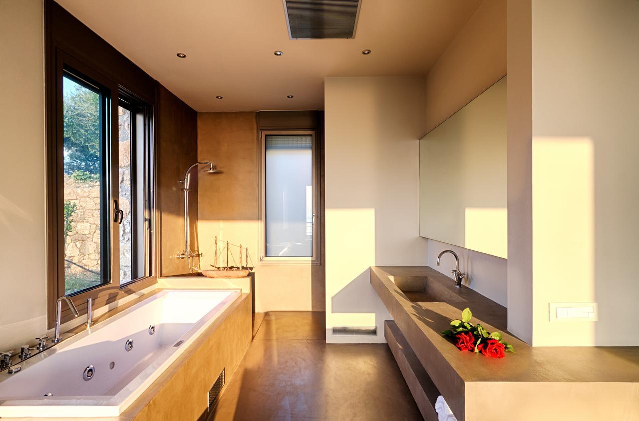 Euphoria Suites Avia Ngoại thất bức ảnh