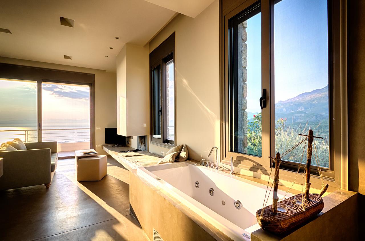 Euphoria Suites Avia Ngoại thất bức ảnh